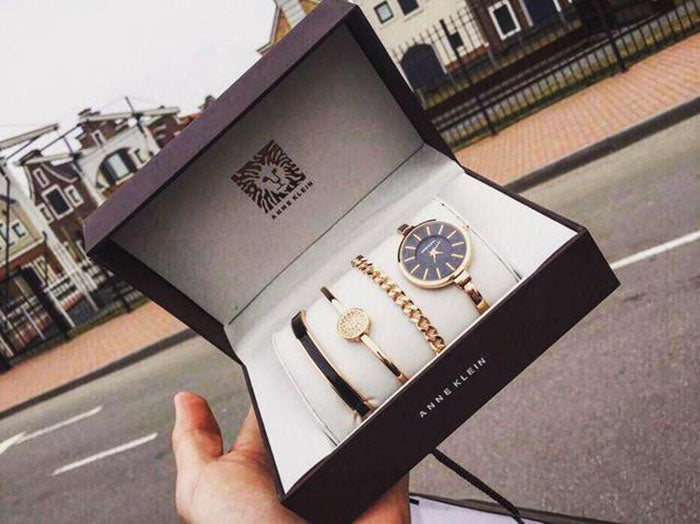 Годинник в подарунковій упаковці ANNE KLEIN (5326)