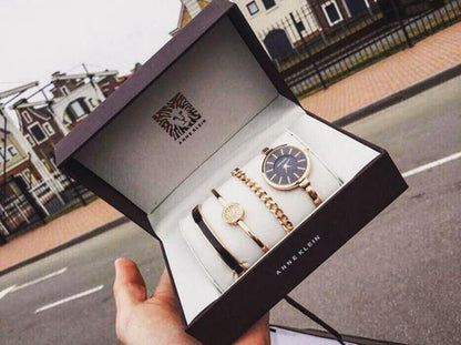 Годинник в подарунковій упаковці ANNE KLEIN (5326)