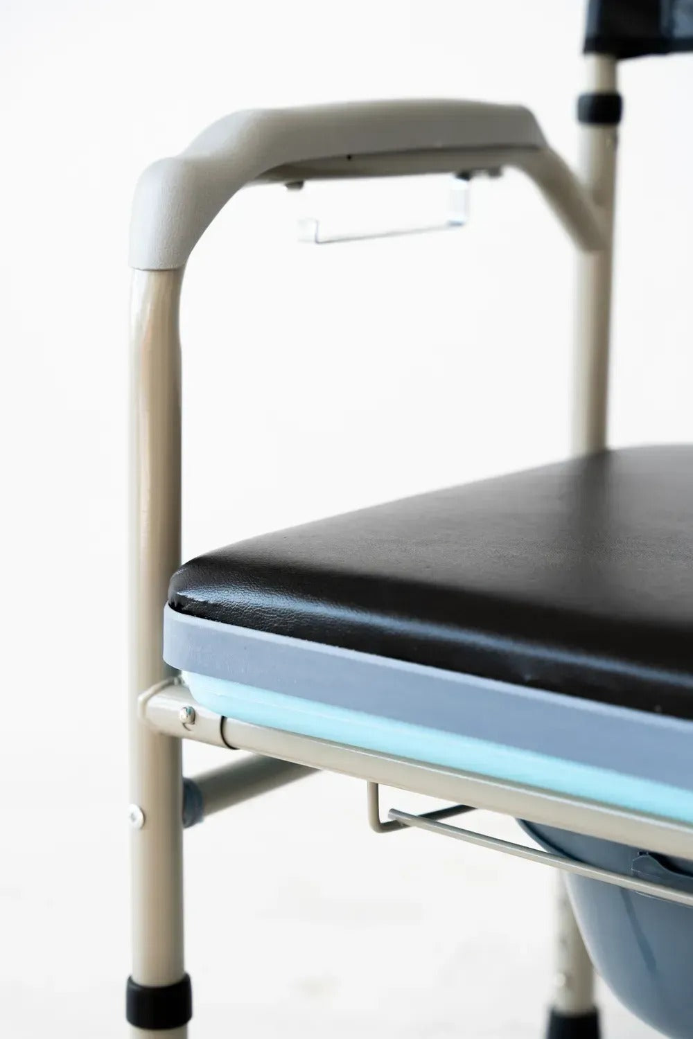 Складаний стілець-туалет AIRM HEALTH регульований по висоті (8023)