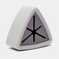 Держатель для полотенец треугольный в ванную и на кухню самоклеящийся, бело-серый (82870002)